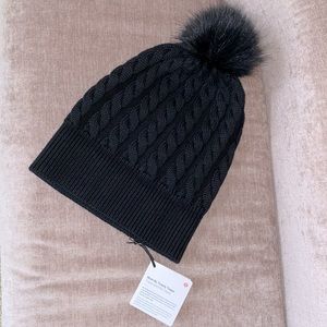 Lululemon Wool Be Toasty Toque Beanie Pom Hat